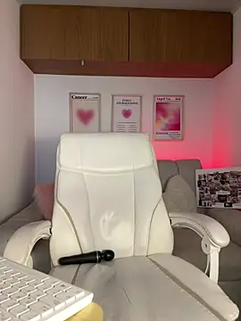 maddy bronw  online show from 03/06/26, 09:21