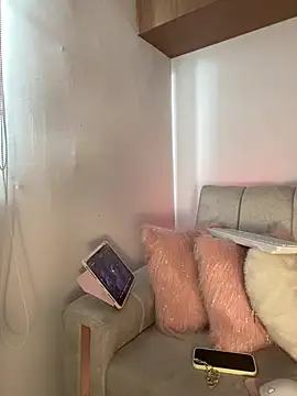 maddy bronw  online show from 01/16/26, 10:03