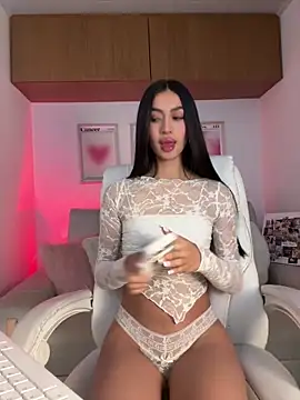 maddy bronw  online show from 04/13/26, 10:14