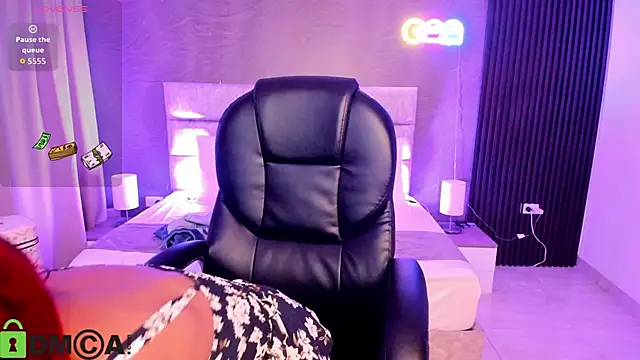 Cristal  adams online show from 10/07/25, 12:39