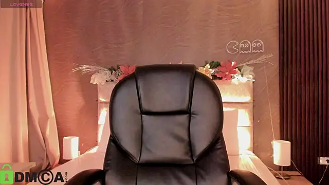 Cristal  adams online show from 12/02/25, 12:29