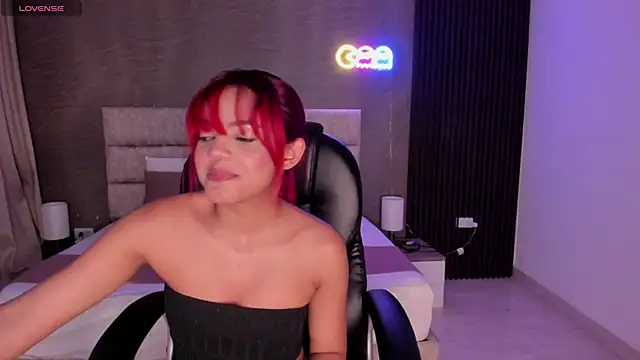 Cristal  adams online show from 09/18/25, 12:41