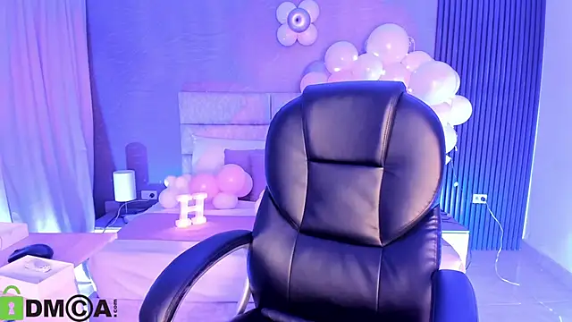 Cristal  adams online show from 10/21/25, 12:26