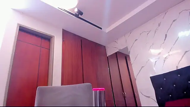 evelyn wine online show from 09/28/25, 07:10