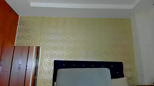 evelyn wine online show from 03/07/25, 01:07