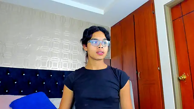 evelyn wine online show from 02/28/25, 07:46