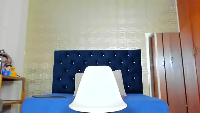 evelyn wine online show from 03/22/25, 10:26