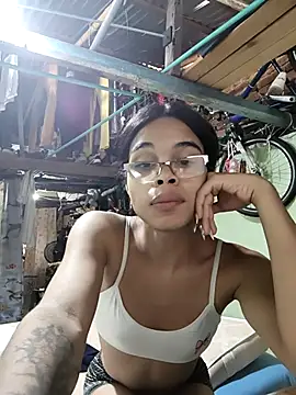 Snapshot of evelyn_wine chatting on 12/01/25, 07:04 evelyn wine online show from 12/01/25, 07:04