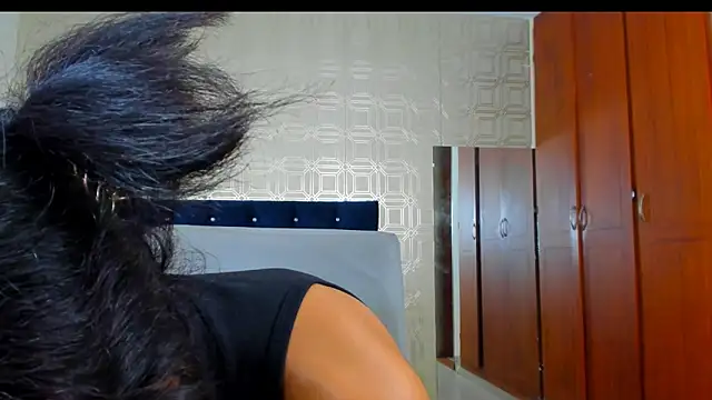 evelyn wine online show from 03/16/25, 08:54