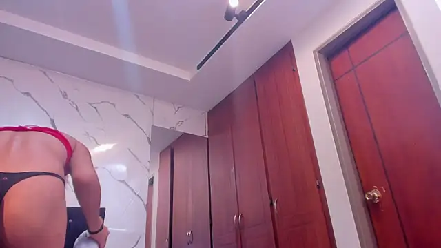 evelyn wine online show from 09/26/25, 07:10