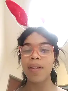 evelyn wine online show from 03/22/25, 07:09