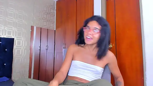 evelyn wine online show from 03/21/25, 01:13