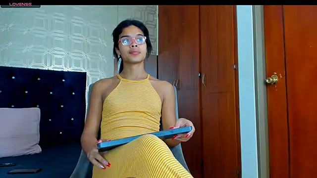 evelyn wine online show from 03/19/25, 09:48