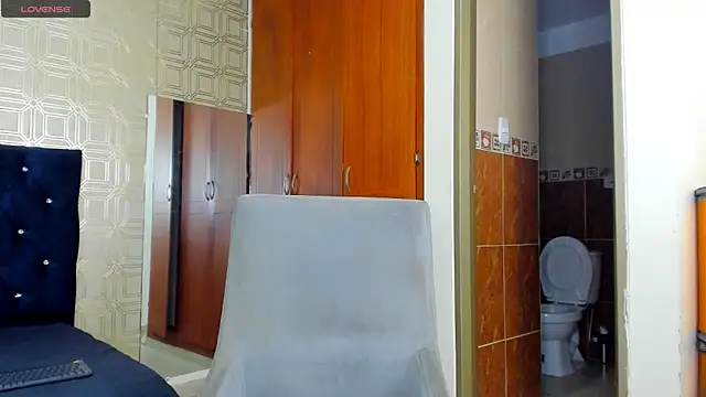 evelyn wine online show from 03/10/25, 08:34