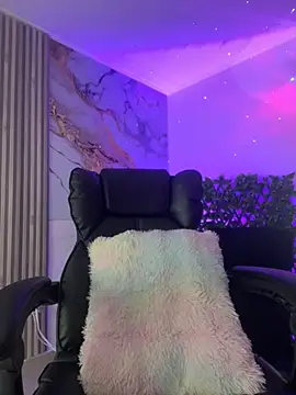 NINA 18 YEARS online show from 11/30/25, 03:51