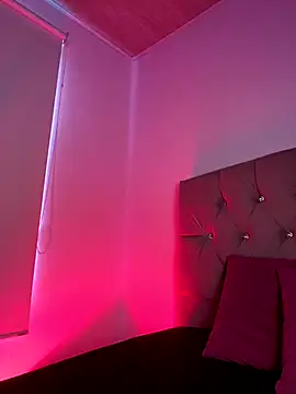 NINA 18 YEARS online show from 11/04/25, 08:56