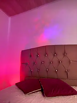 NINA 18 YEARS online show from 11/07/25, 06:56