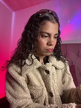 NINA 18 YEARS online show from 10/21/25, 06:51