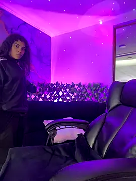 NINA 18 YEARS online show from 11/26/25, 10:21