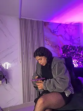 NINA 18 YEARS online show from 11/16/25, 07:51