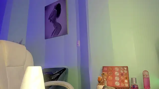 TinaJonnes  online show from 10/11/25, 05:30