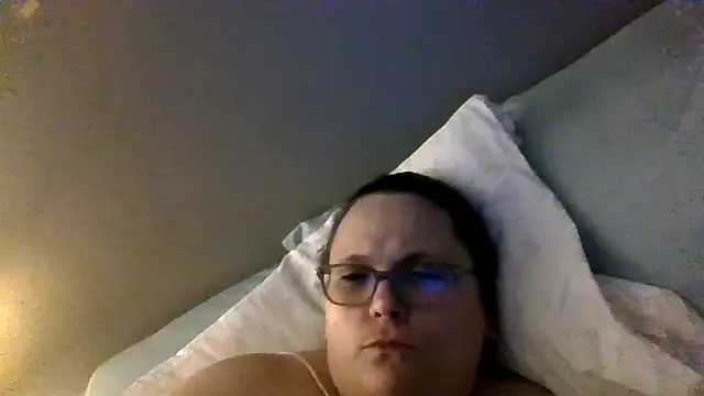 Snapshot of badbish777 chatting on 09/20/25, 08:30 badbish777 online show from 09/20/25, 08:30