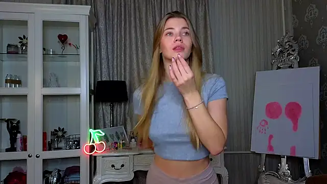 AnneFoxy online show from 11/18/25, 07:44