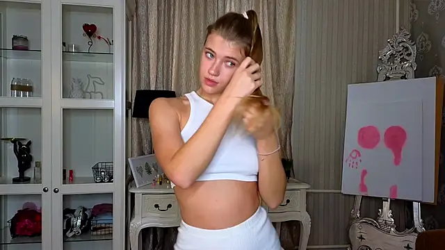 AnneFoxy online show from 10/18/25, 07:32