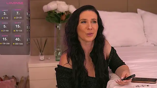 KyraCase online show from 11/06/25, 07:18