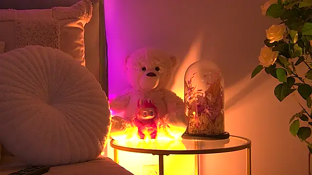 AngeliqueSkye online show from 10/31/25, 04:09