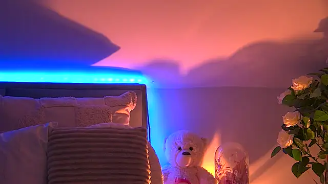 AngeliqueSkye online show from 10/22/25, 03:17