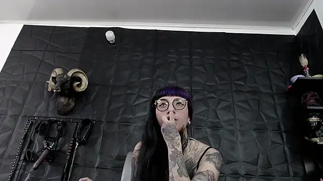 Snapshot of Agata_Darkness chatting on 07/17/26, 04:26 Agata Darkness online show from 07/17/26, 04:26