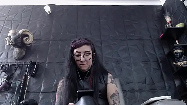 Agata Darkness online show from 04/28/26, 05:50