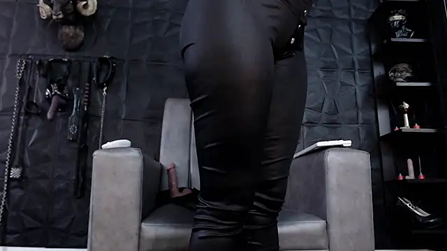 Agata Darkness online show from 02/04/25, 08:06