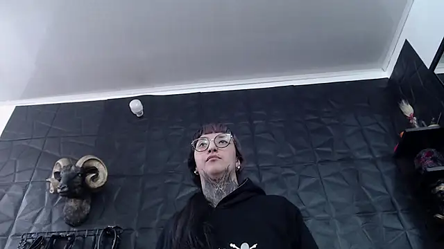 Agata Darkness online show from 05/13/26, 02:57