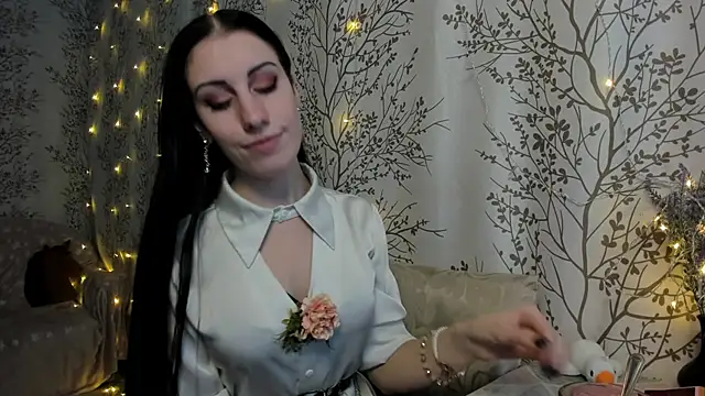 Mary0Lou online show from 12/15/24, 09:03