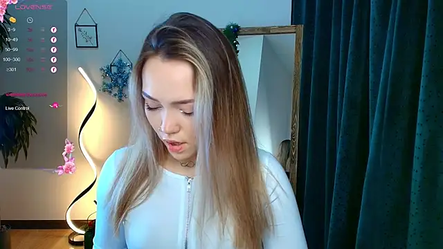 Evia r0se online show from 12/21/24, 08:28