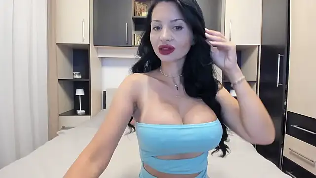 Snapshot of sexydeea87 chatting on 07/19/26, 04:21 sexydeea87 online show from 07/19/26, 04:21