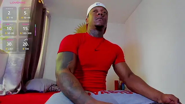 Snapshot of ronnie_7777 chatting on 12/18/25, 06:12 ronnie 7777 online show from 12/18/25, 06:12