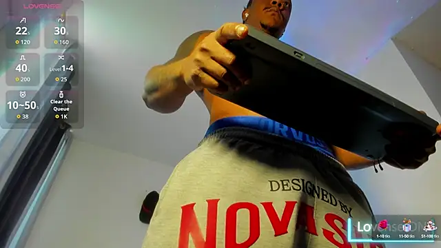 Snapshot of ronnie_7777 chatting on 11/08/25, 03:04 ronnie 7777 online show from 11/08/25, 03:04