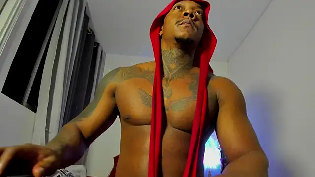 Snapshot of ronnie_7777 chatting on 10/17/25, 02:26 ronnie 7777 online show from 10/17/25, 02:26