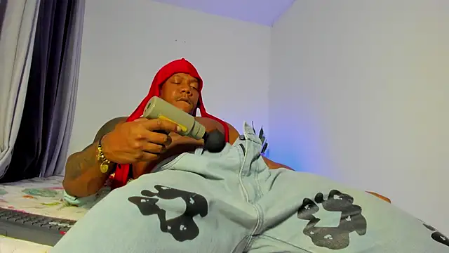 Snapshot of ronnie_7777 chatting on 09/25/25, 05:46 ronnie 7777 online show from 09/25/25, 05:46