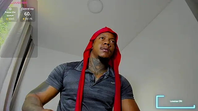 Snapshot of ronnie_7777 chatting on 10/21/25, 12:15 ronnie 7777 online show from 10/21/25, 12:15