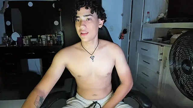 Snapshot of jake_willianss chatting on 06/27/26, 12:27 jake willianss online show from 06/27/26, 12:27