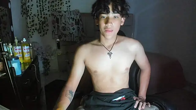 Snapshot of jake_willianss chatting on 12/19/25, 11:18 jake willianss online show from 12/19/25, 11:18