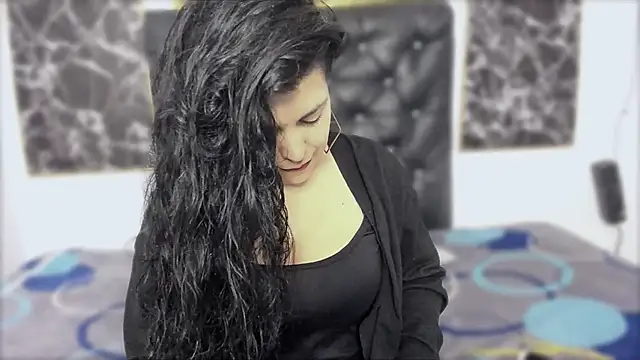 Snapshot of scarlett_w0lf chatting on 11/21/25, 02:05 scarlett w0lf online show from 11/21/25, 02:05