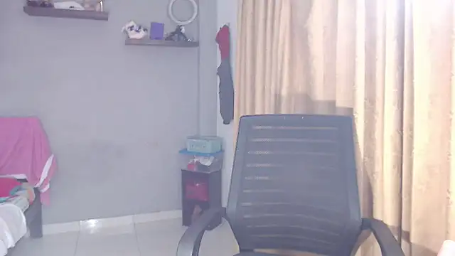 Snapshot of SusanLeroy chatting on 10/30/25, 09:51 SusanLeroy online show from 10/30/25, 09:51