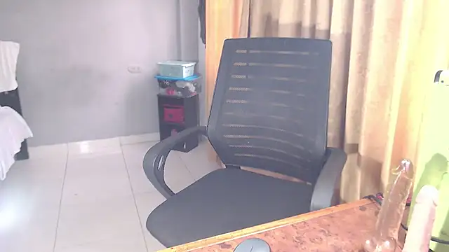 Snapshot of SusanLeroy chatting on 10/28/25, 11:09 SusanLeroy online show from 10/28/25, 11:09