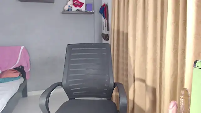 Snapshot of SusanLeroy chatting on 12/02/25, 09:00 SusanLeroy online show from 12/02/25, 09:00