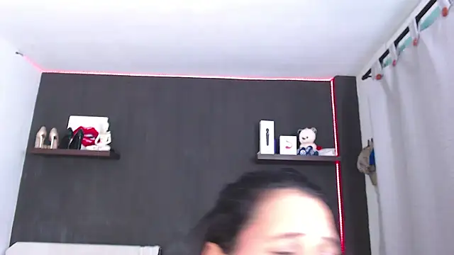 SusanLeroy online show from 04/19/26, 09:21